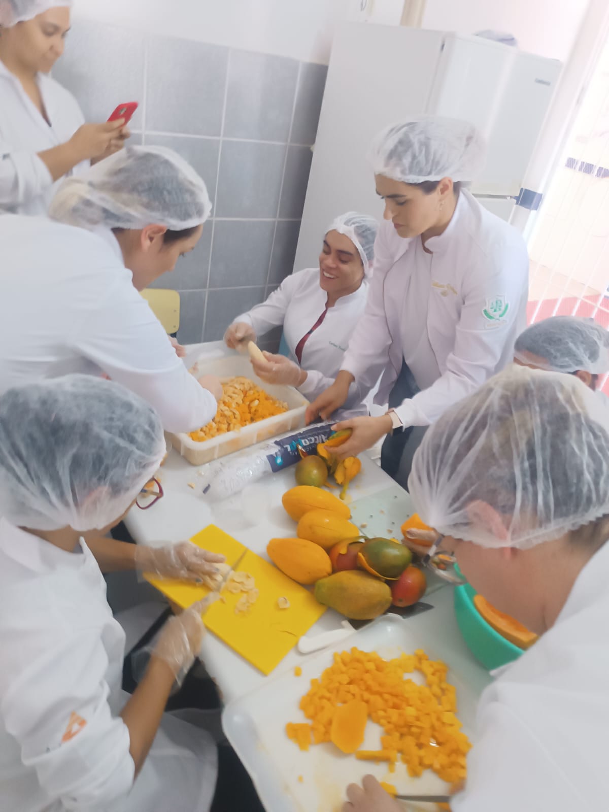Projeto alimentação saudável em parceria com estudantes da Nutrição da Faculdade Anhanguera