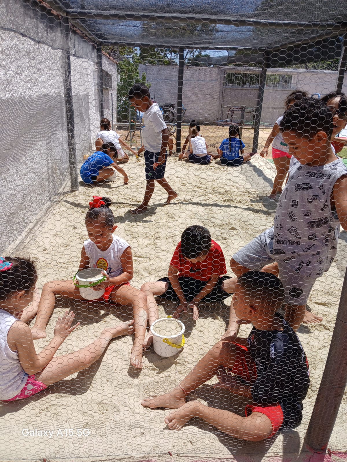Inauguração do tanque de areia: Aqui gente brinca, imagina e aprende
