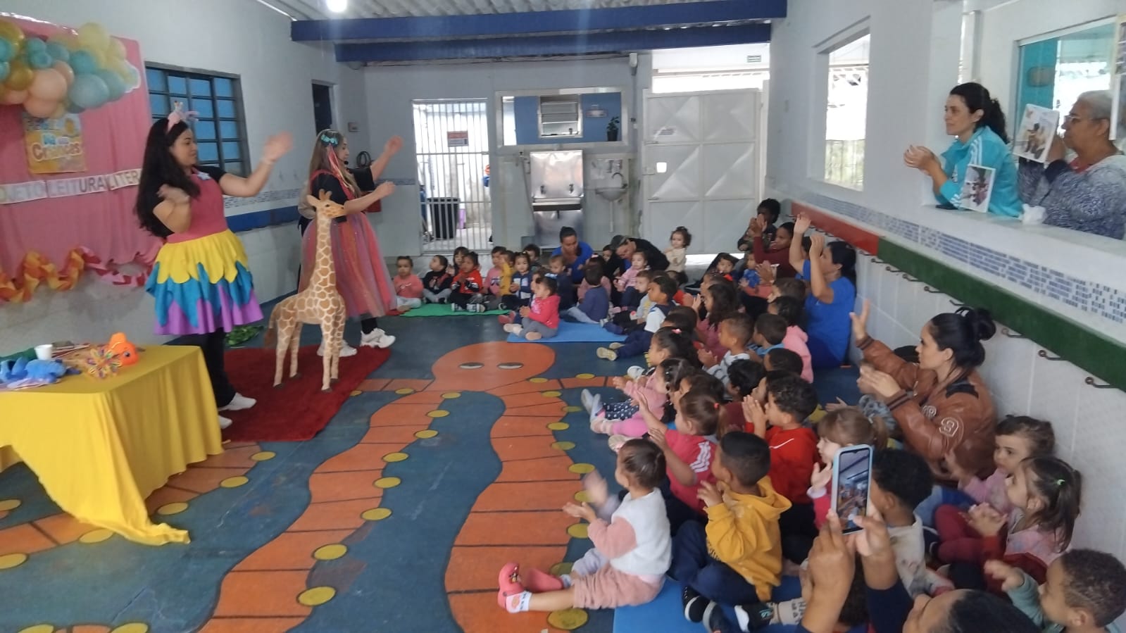 Mês das crianças! Roda de leitura com a participação especial da escritora Ana Paula