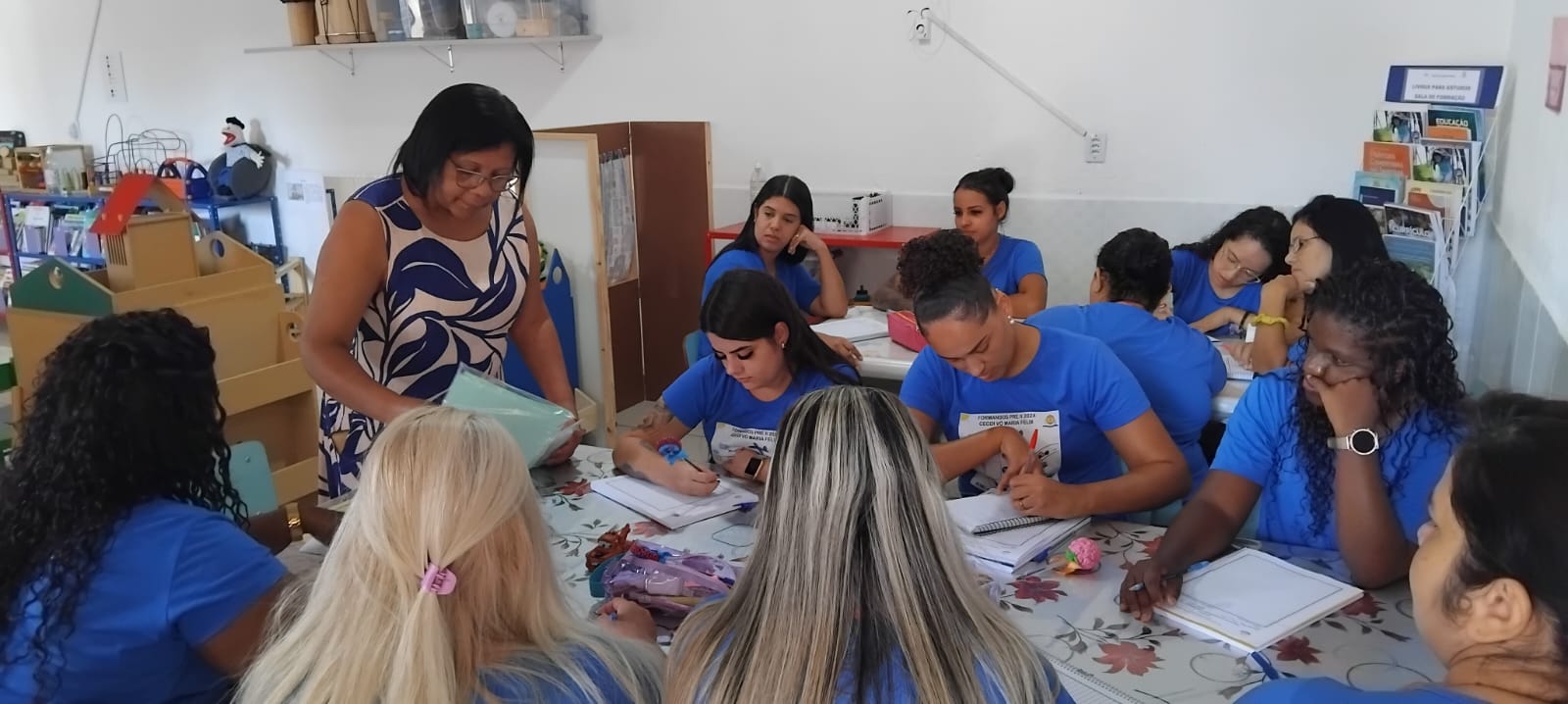 Reunião com Corpo Docente: Temática - Literatura e o Brincar na Educação infantil