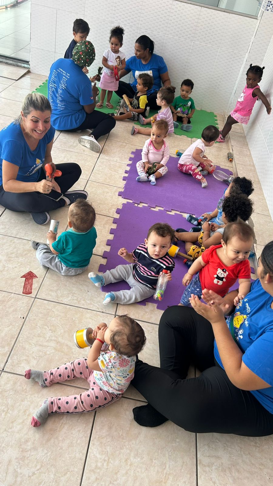 Interação com brincadeiras e jogos